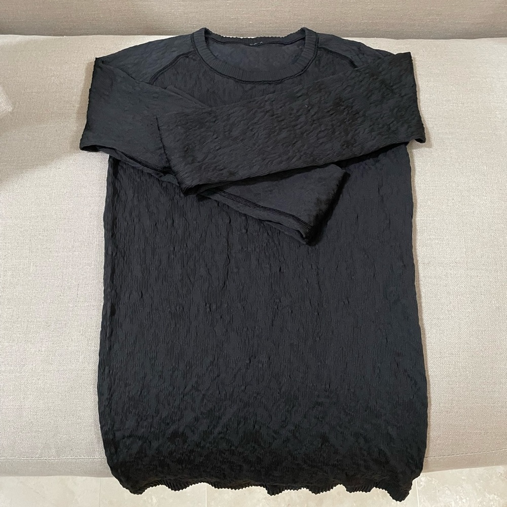 Lululemon long sleeve black with design